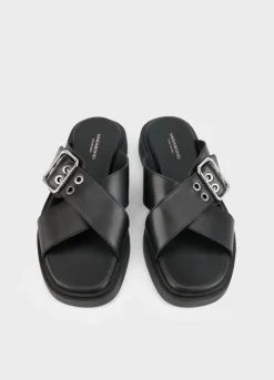 Connie Sandalen