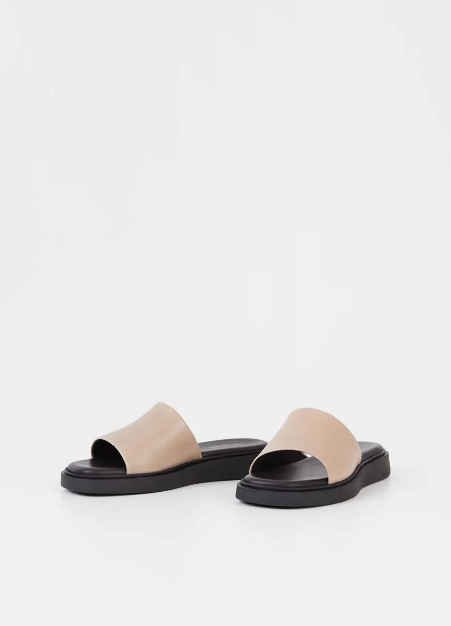Connie Sandalen