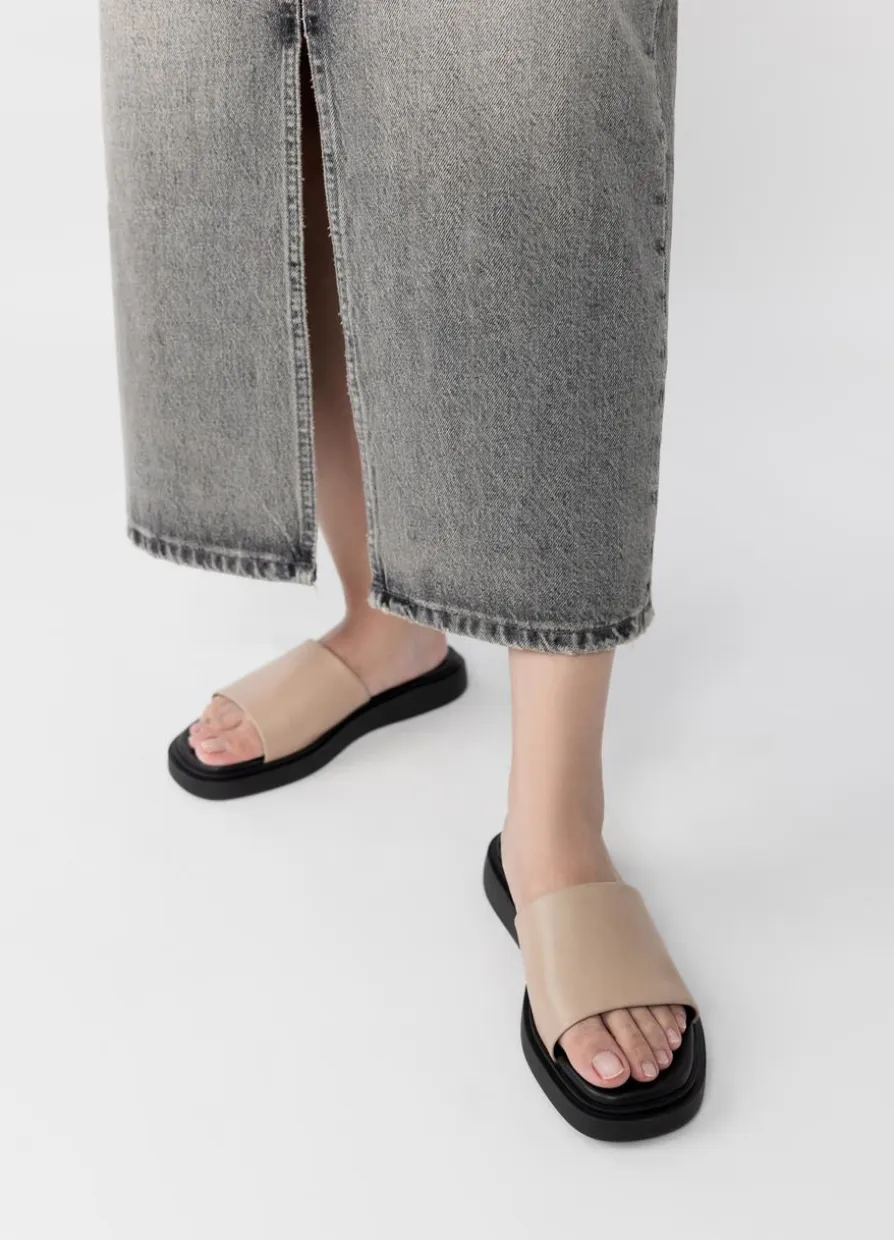 Connie Sandalen