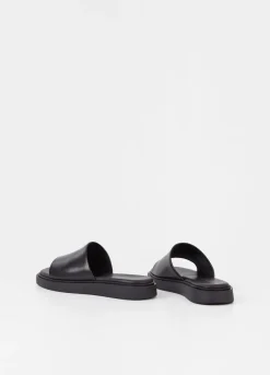 Connie Sandalen