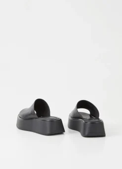 Courtney Sandalen