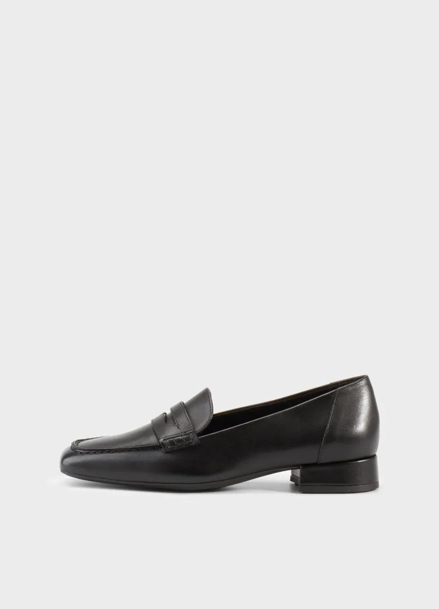 Debbi Loafer