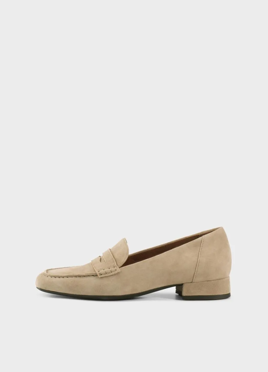 Debbi Loafer