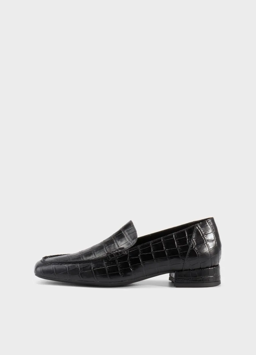 Debbi Loafer