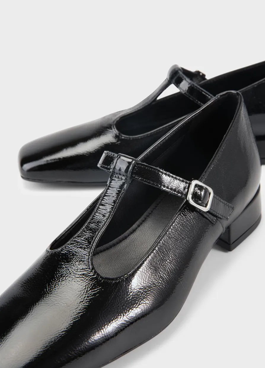 Debbi Pumps