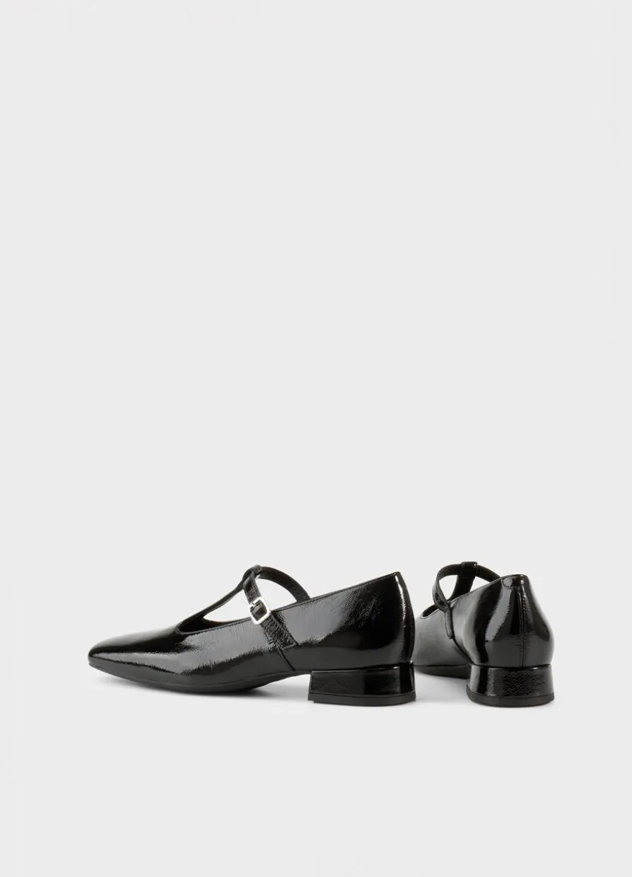 Debbi Pumps