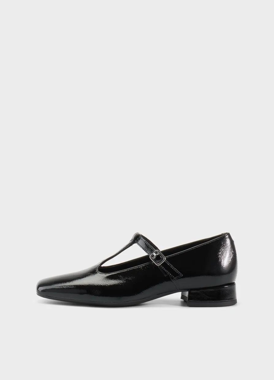 Debbi Pumps