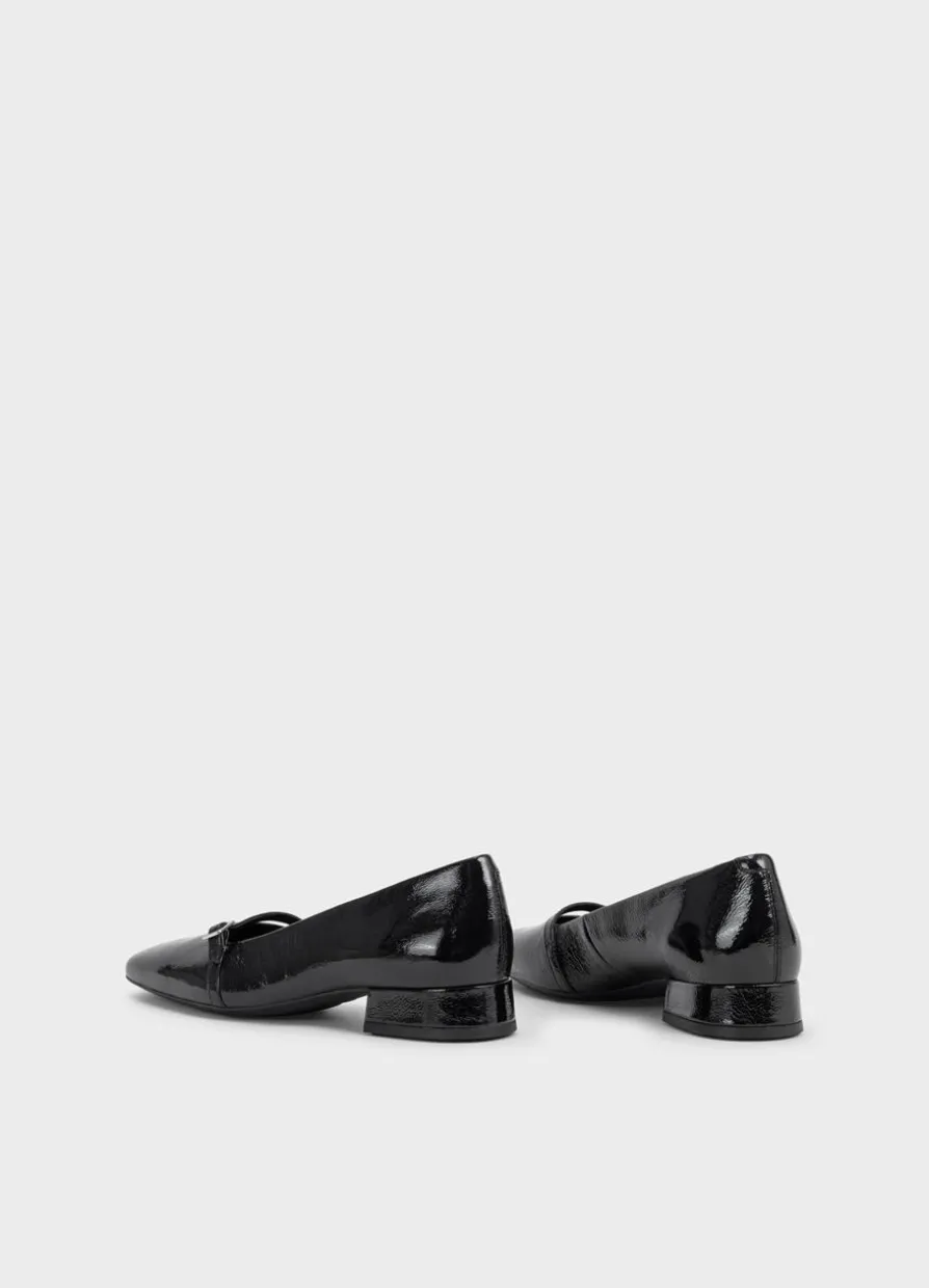 Debbi Pumps