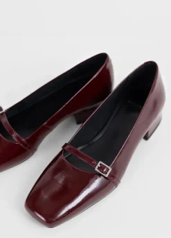Debbi Pumps
