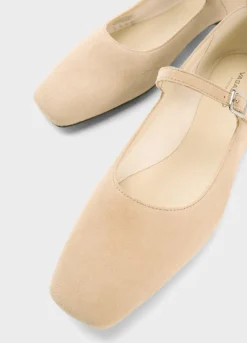 Delia Ballerinas
