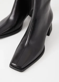 Hedda Stiefeletten