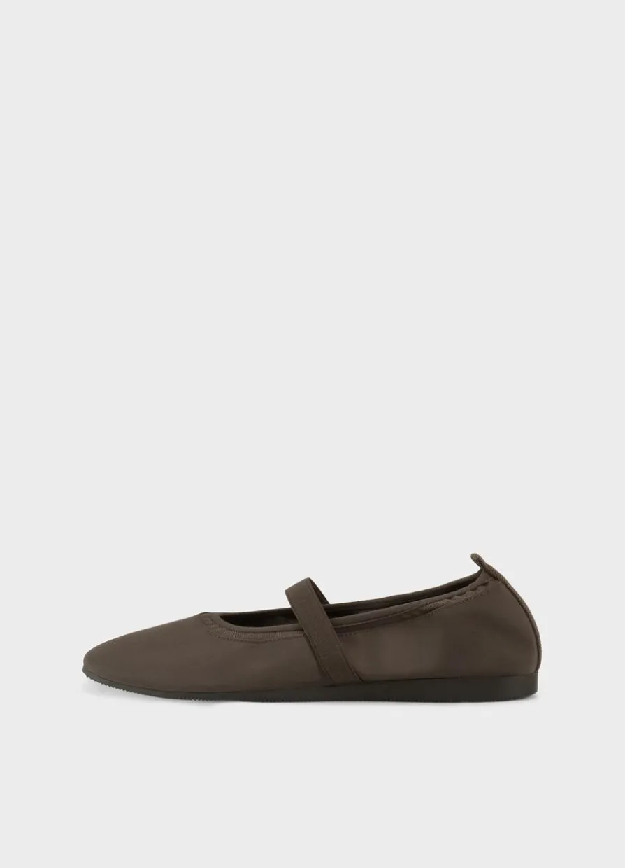 Hillary Ballerinas
