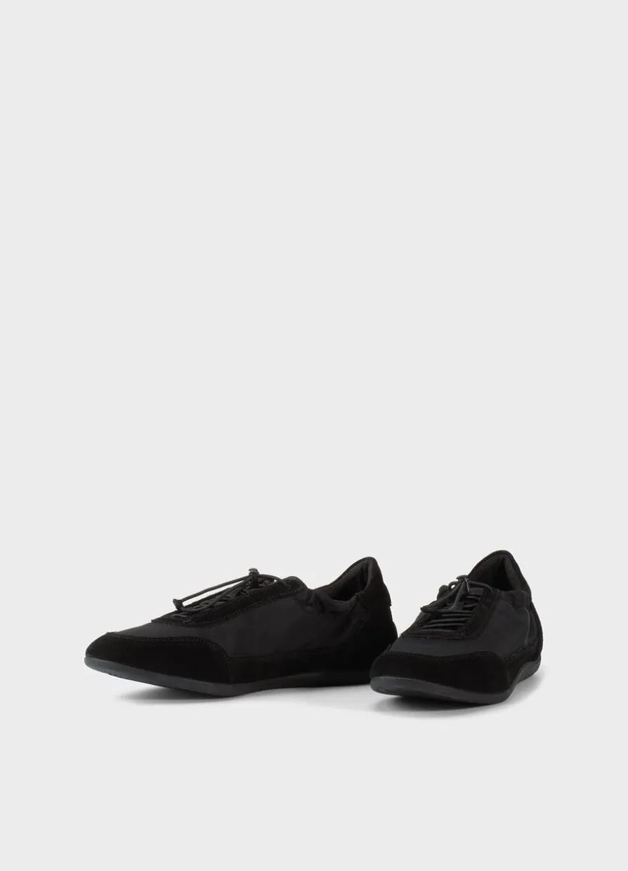 Hollie Sneaker
