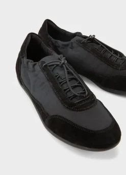 Hollie Sneaker