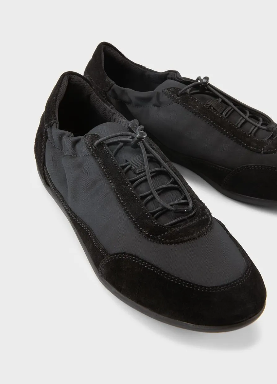 Hollie Sneaker