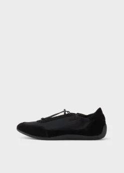 Hollie Sneaker