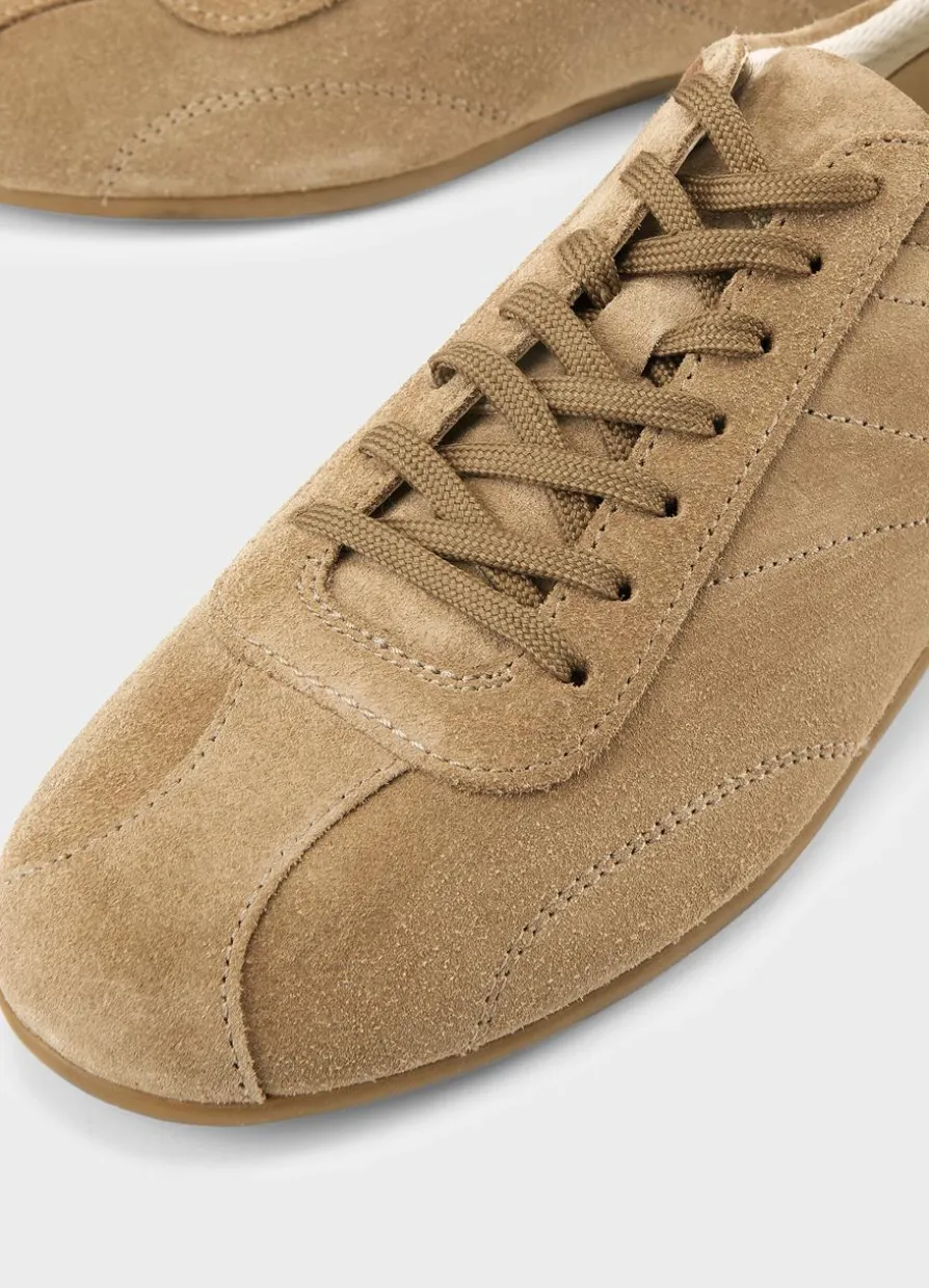 Hollie Sneaker
