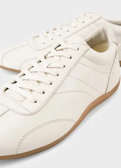 Hollie Sneaker