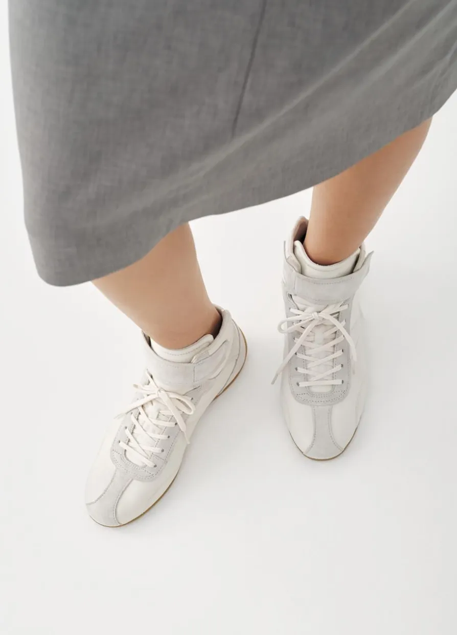 Hollie Sneaker
