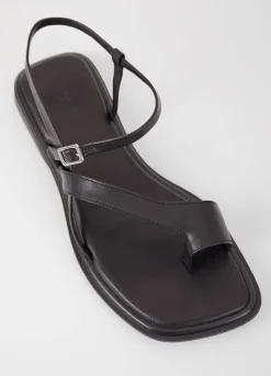 Izzy Sandalen