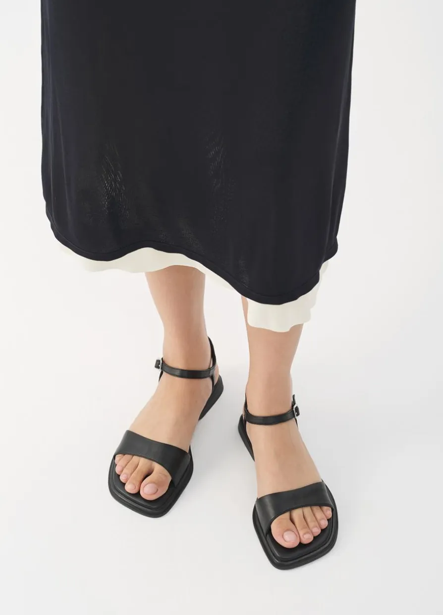 Izzy Sandalen
