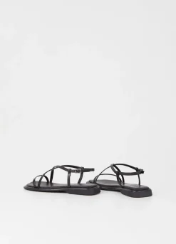 Izzy Sandalen