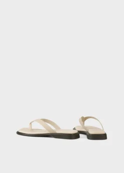 Izzy Sandalen