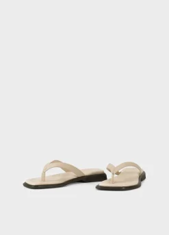 Izzy Sandalen