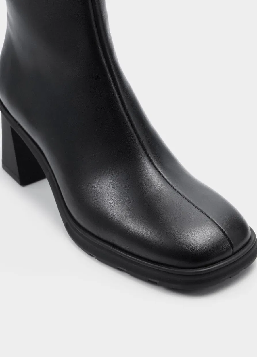 Janine Hohe Stiefel