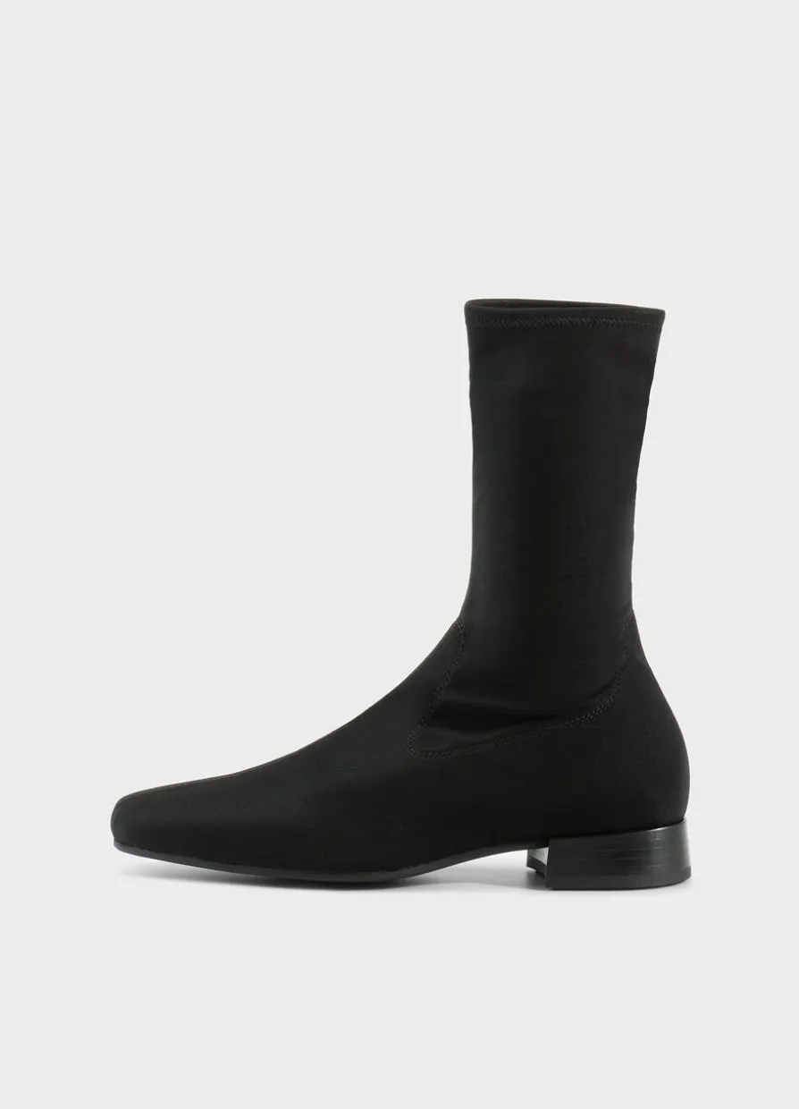 Mona Stiefel