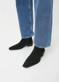 Nella Stiefeletten
