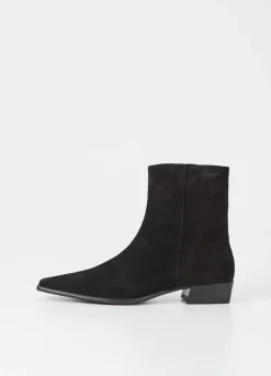 Nella Stiefeletten