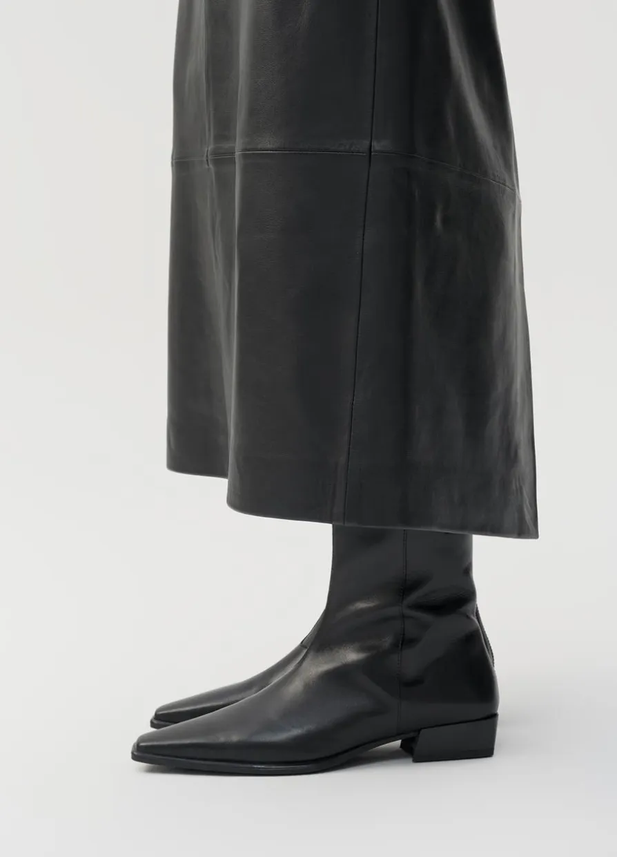 Nella Stiefeletten