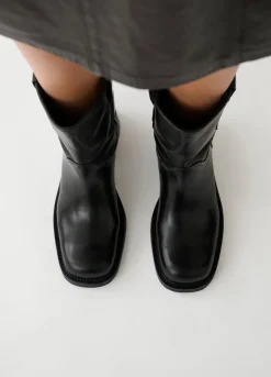 Nour Stiefel
